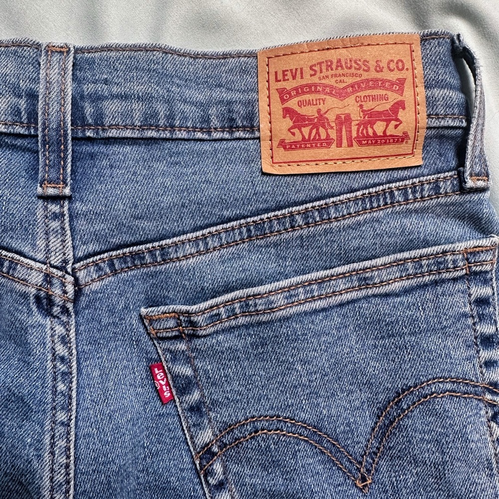 Levi’s Women’s Wedgie Straight Jeans